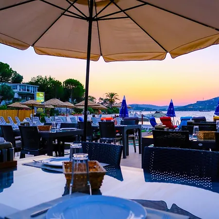 Oscar Seaside & Spa Otel 4*