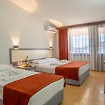 Oscar Seaside & Spa Szálloda 4*