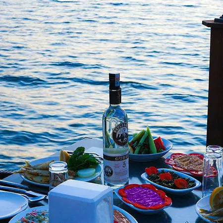 Oscar Seaside & Spa Hotel 4*